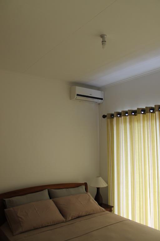 Central Self Catering Apartments Felicite Island Ngoại thất bức ảnh