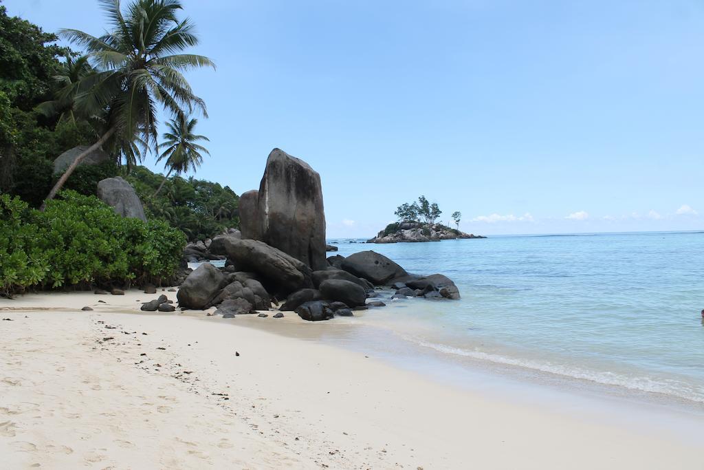 Central Self Catering Apartments Felicite Island Ngoại thất bức ảnh